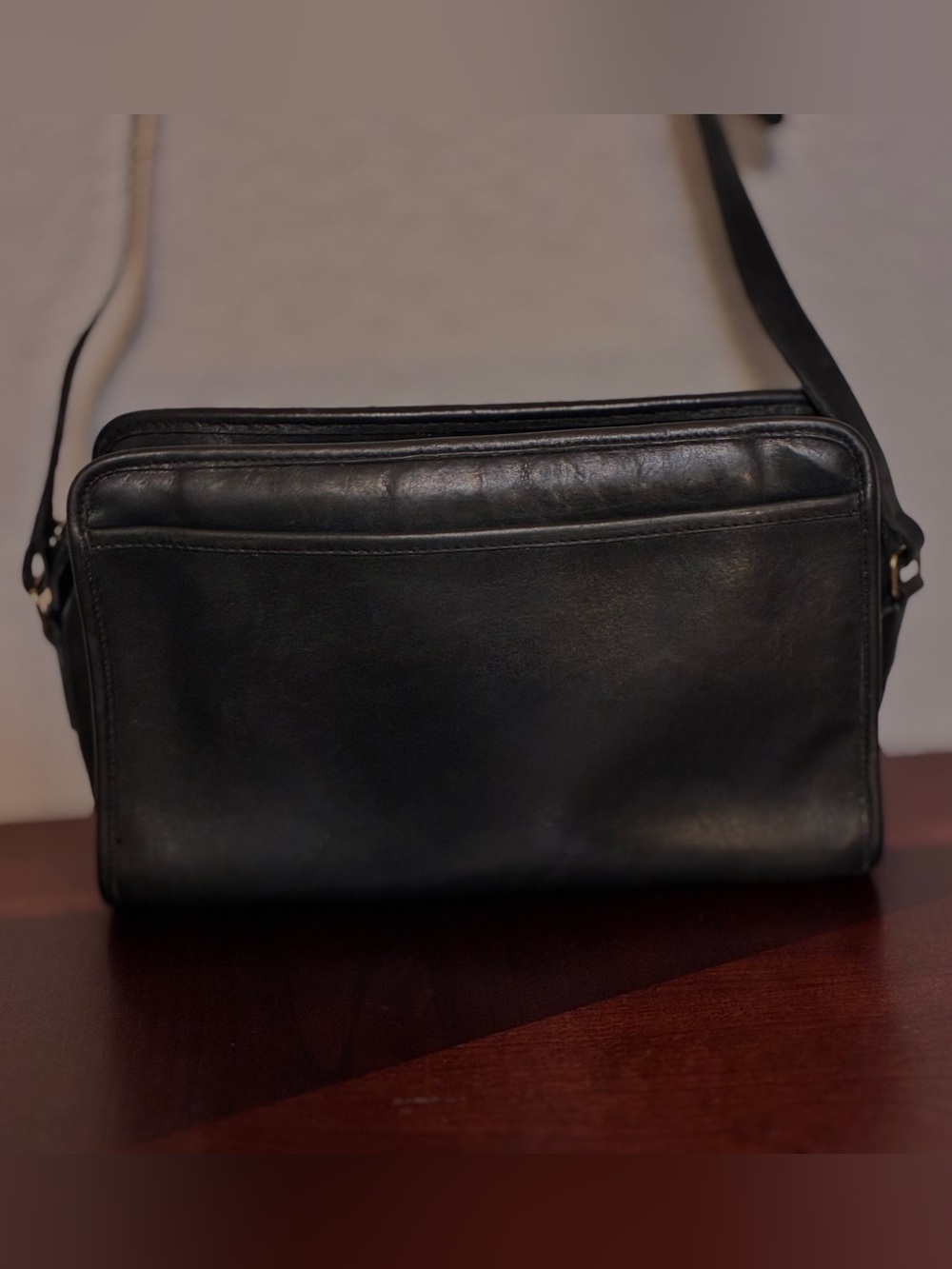 Vintage Coach 80’s-90’s Black Leather Messenger Crossbody Bag